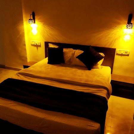 Hotel Rain Sky Inn Lonavala Eksteriør billede