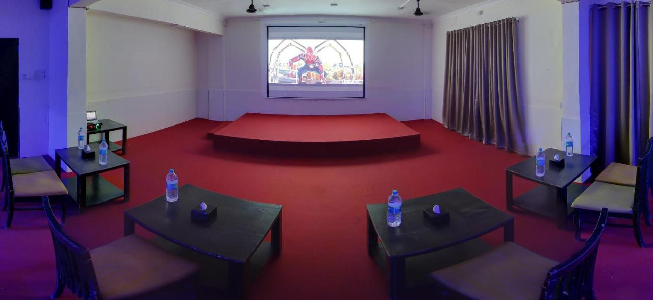 Hotel Rain Sky Inn Lonavala Eksteriør billede